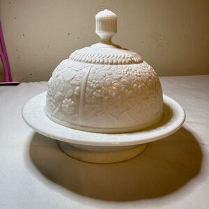 Vintage Elegant White Floral Dome Butter Dish